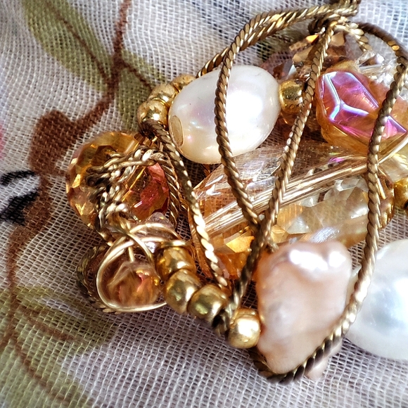 Mixed Media Wire Wrapped Gold Tone Faux Pearl Crystal Shell Necklace Pendant - Picture 8 of 10